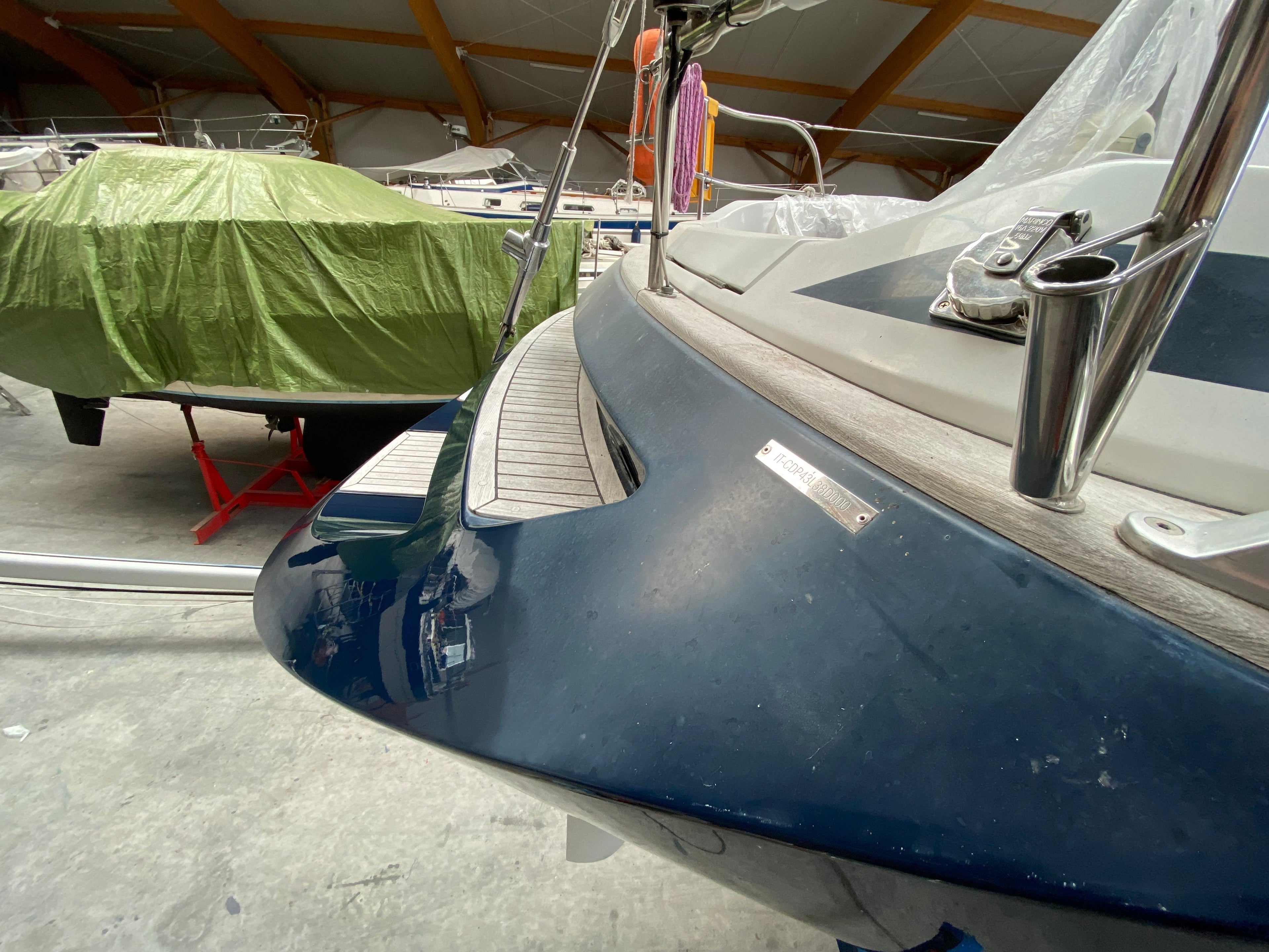 Gelcoat oxidiert – Was tun? Boot richtig polieren & versiegeln | boat-caravan-care.de